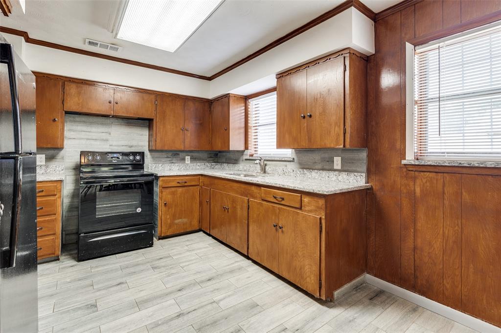 Smith L R - Residential