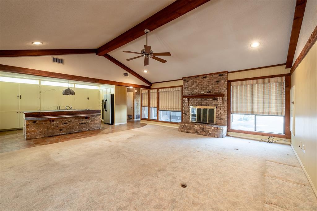 507 E Longview