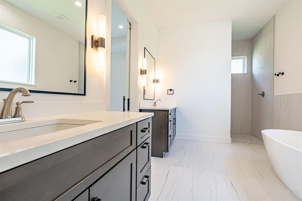 Modern Oaks - Residential