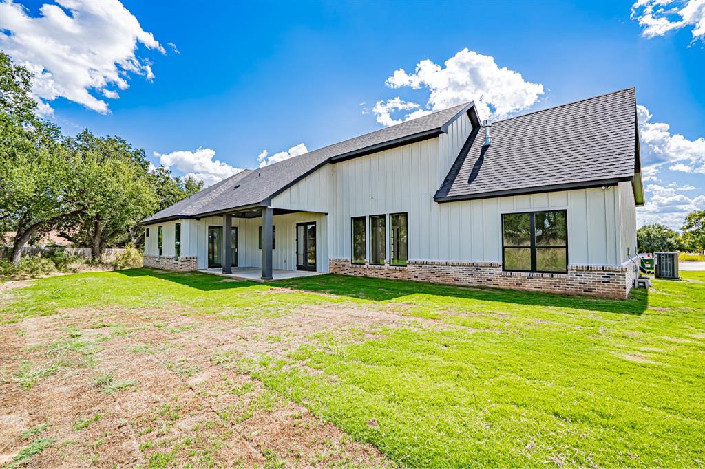 Modern Oaks - Residential