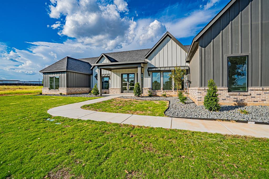 Modern Oaks - Residential