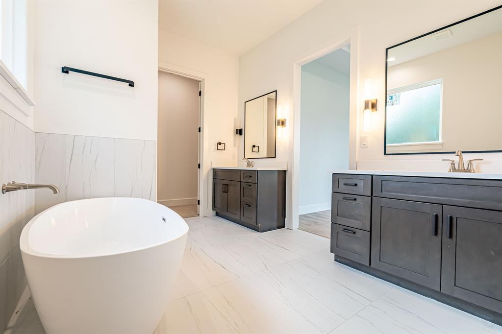 Modern Oaks - Residential