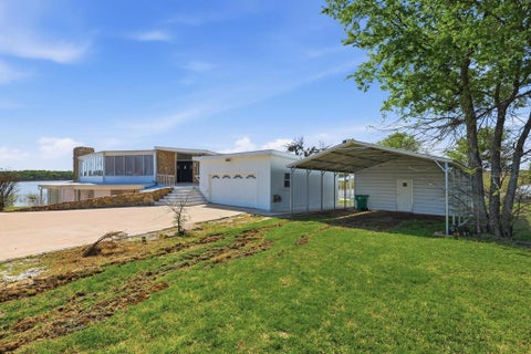 Photo of 732 Blue Fathom Drive, Runaway Bay, TX 76426 (MLS # 21402686)
