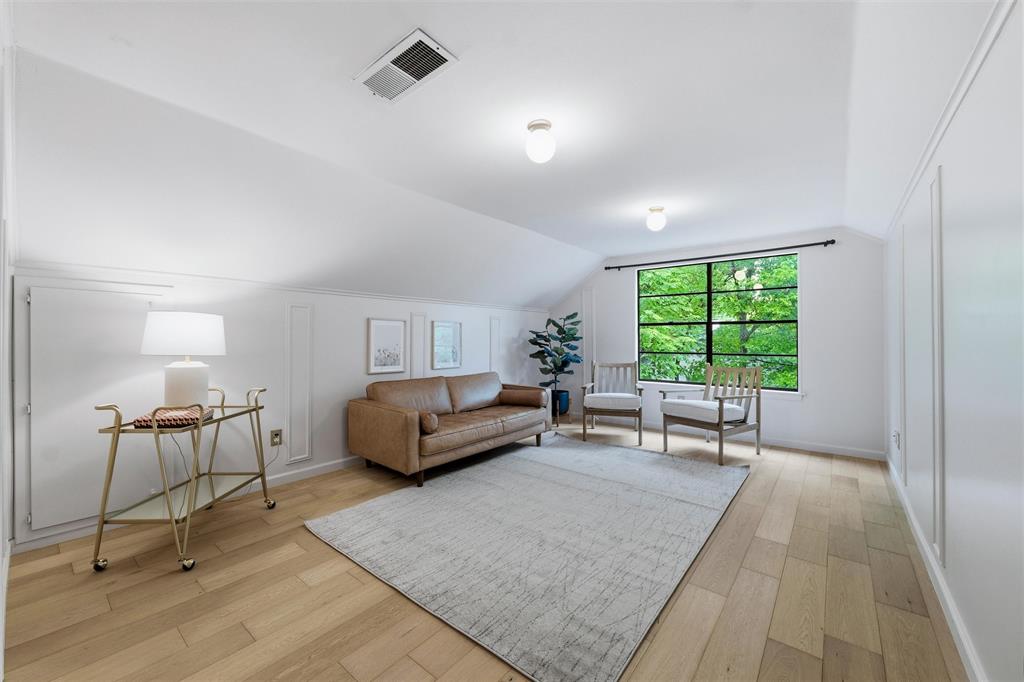 Ridglea Country Club Estate - Residential