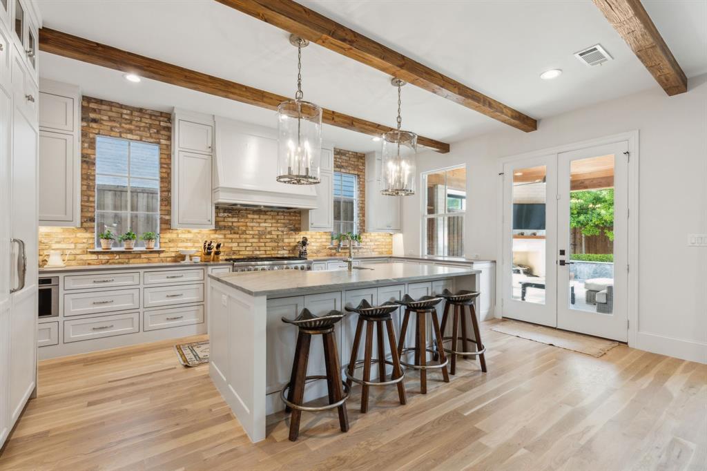 Bob-O-Links Downs - Residential