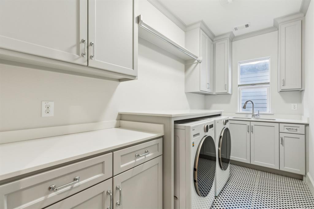 Bob-O-Links Downs - Residential