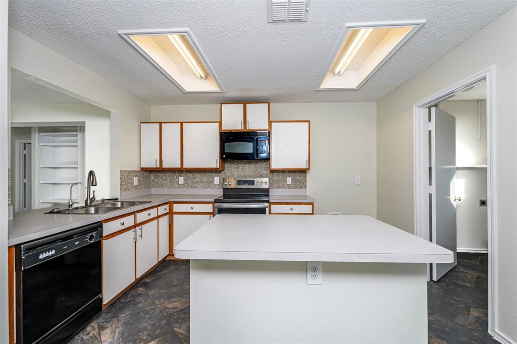 10137 Chapel Ridge Drive