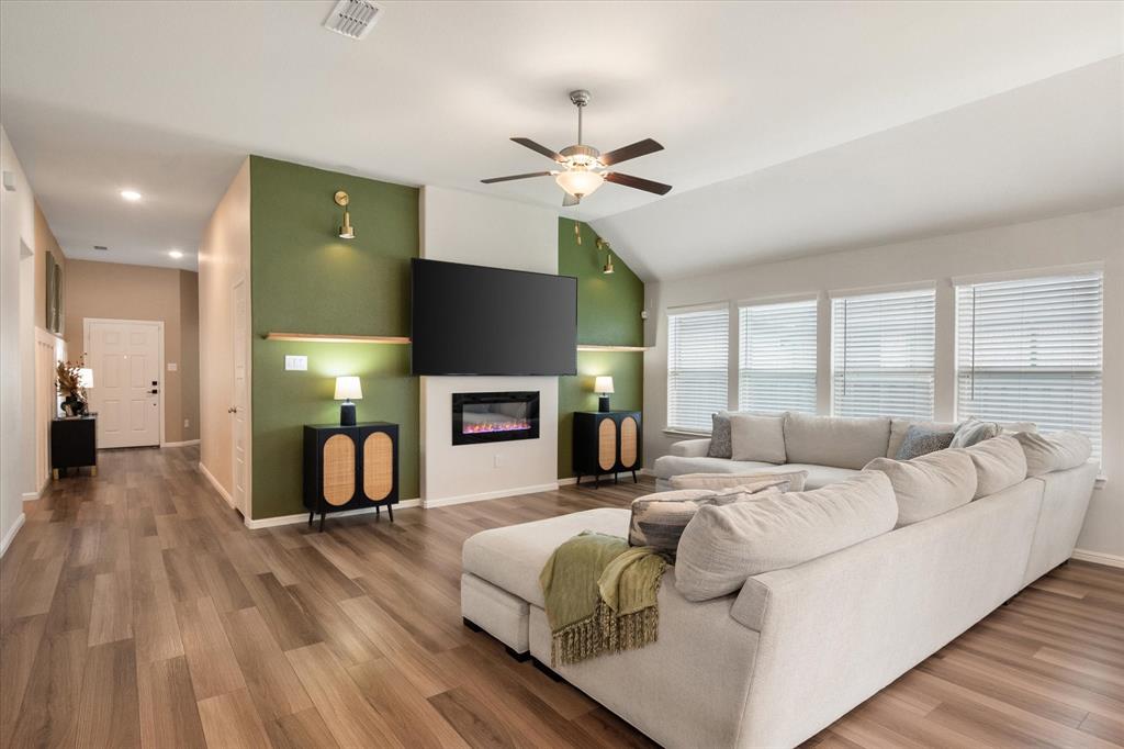 3905 Lombardy Drive
