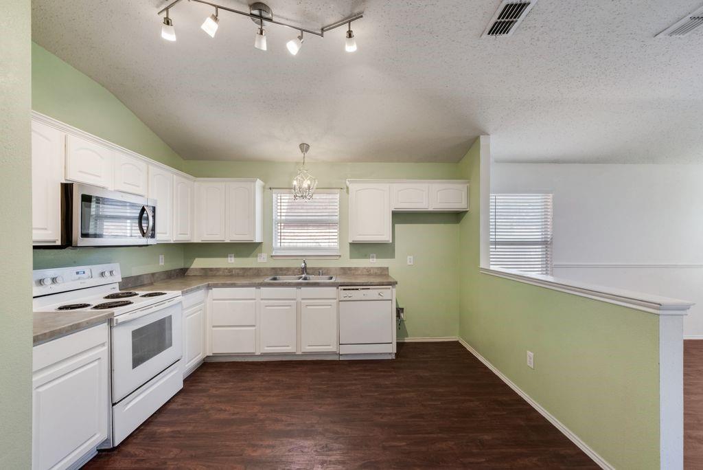 3113 Candlebrook Drive