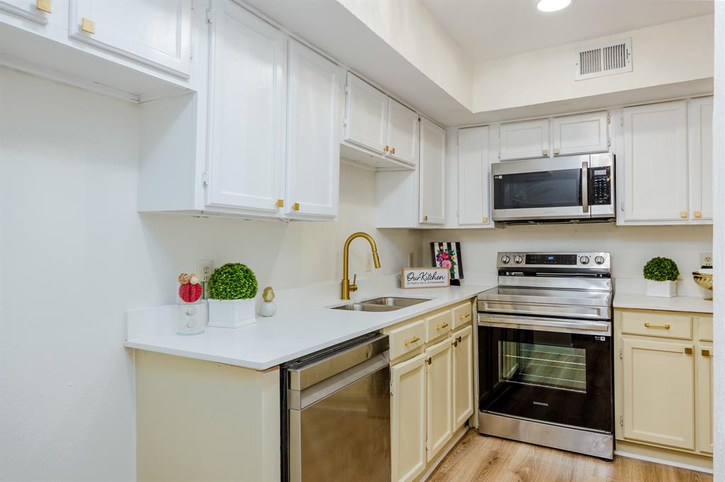 Arlington Oaks Condo - Residential