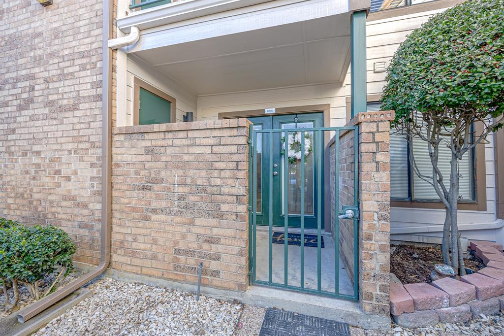 Arlington Oaks Condo - Residential