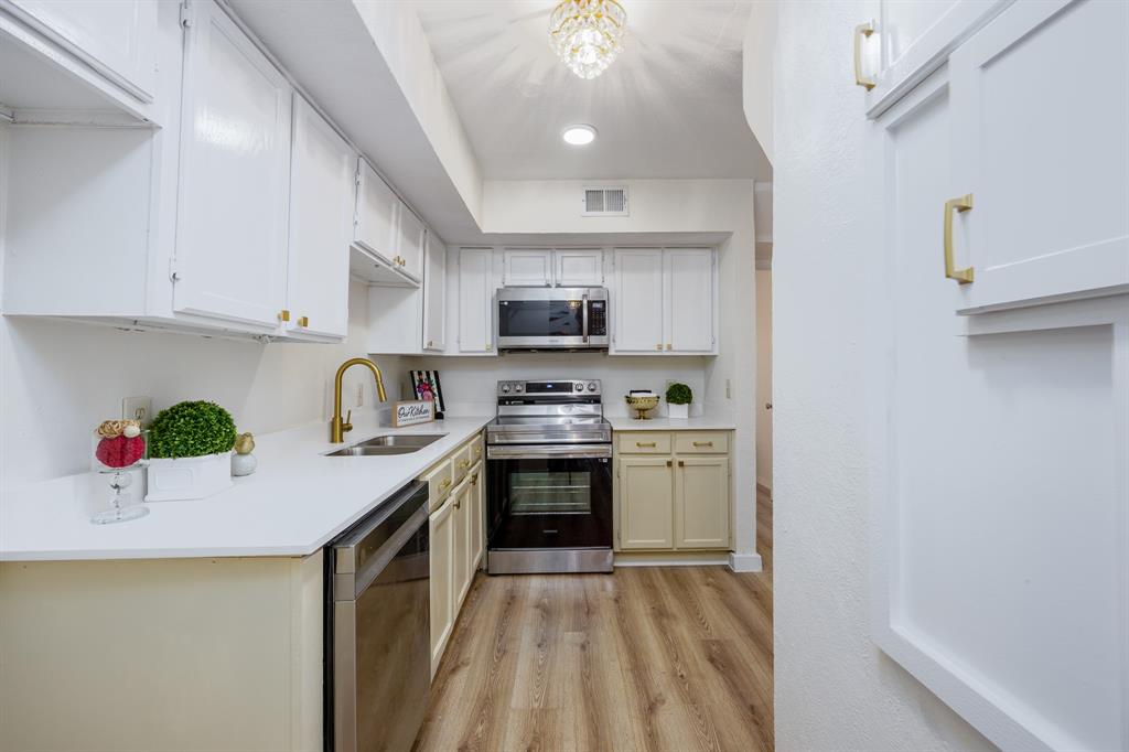 Arlington Oaks Condo - Residential