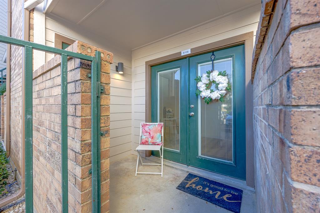 Arlington Oaks Condo - Residential