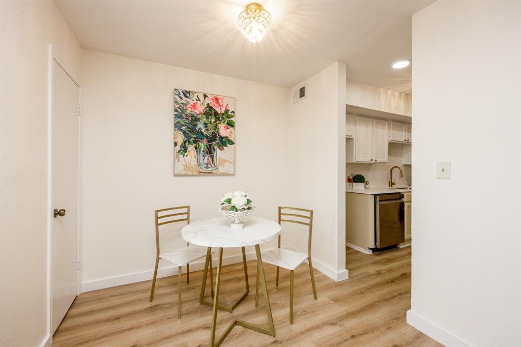 Arlington Oaks Condo - Residential