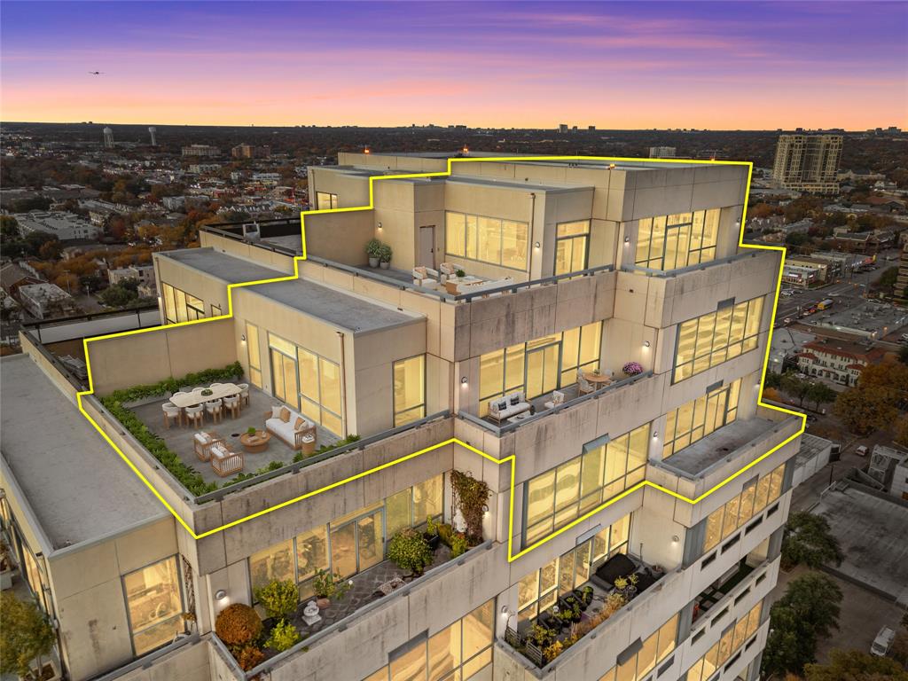 Centrum Condo - Residential