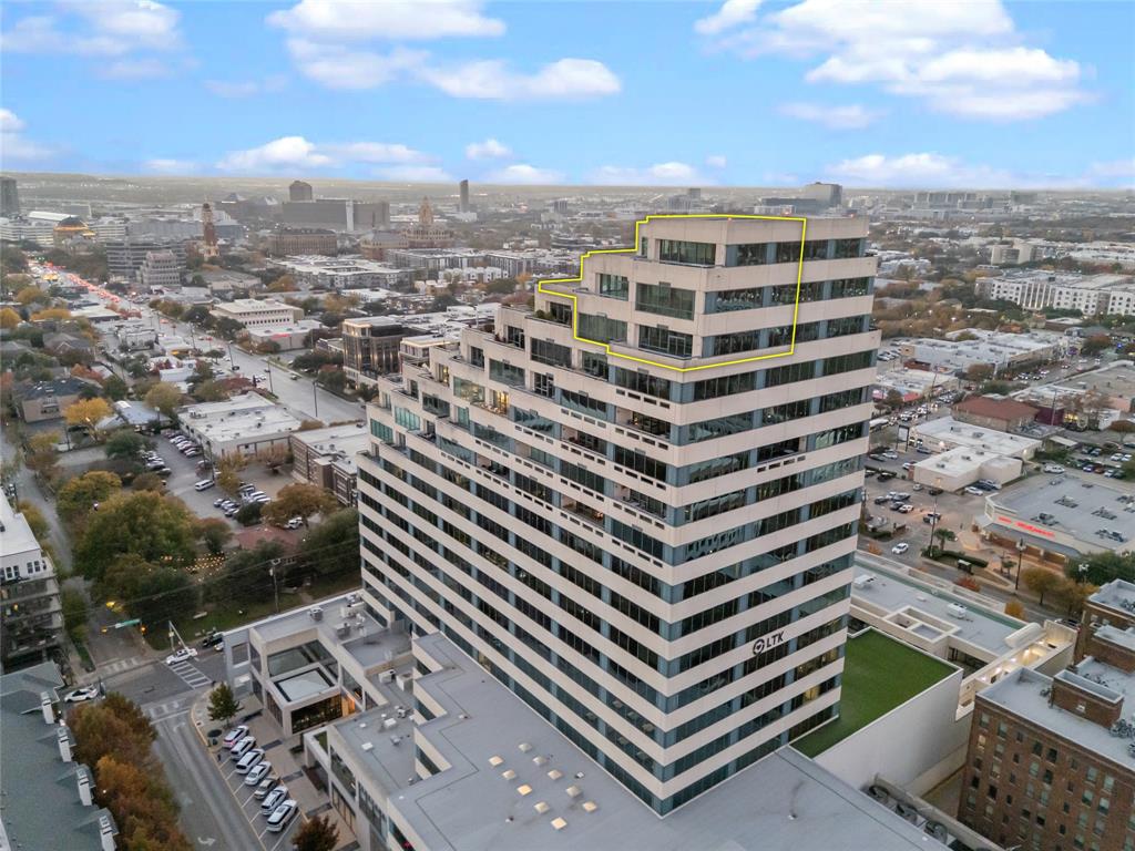 Centrum Condo - Residential