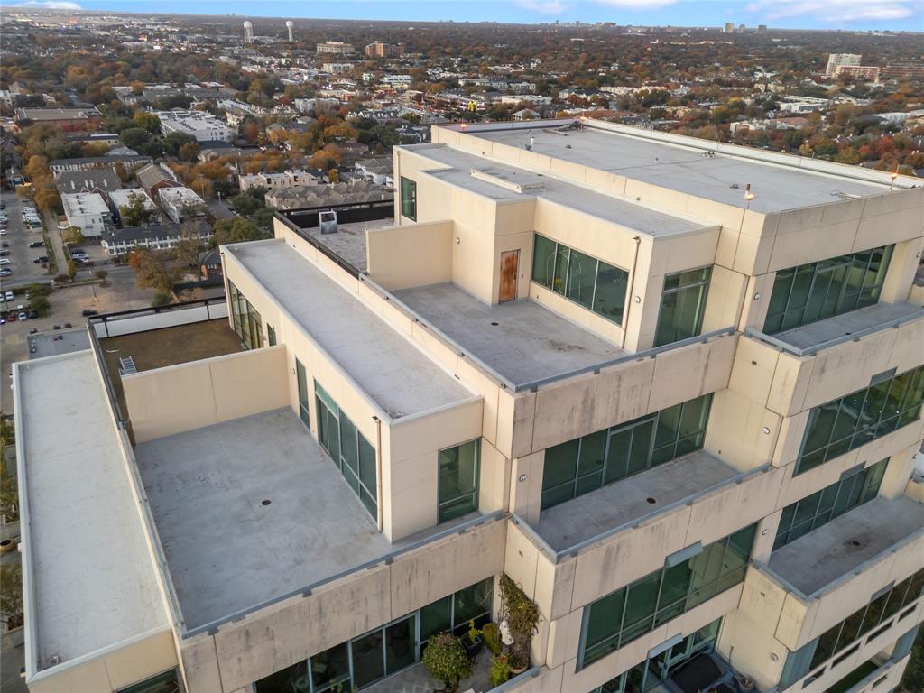 Centrum Condo - Residential