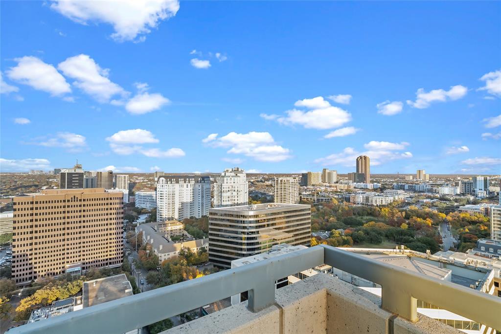 Centrum Condo - Residential