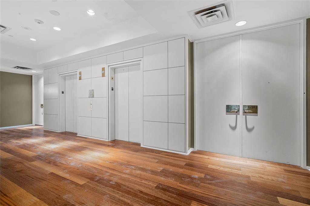 Centrum Condo - Residential