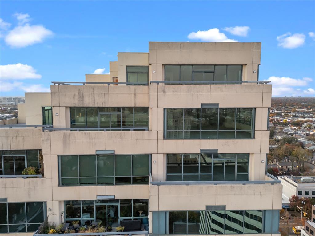 Centrum Condo - Residential