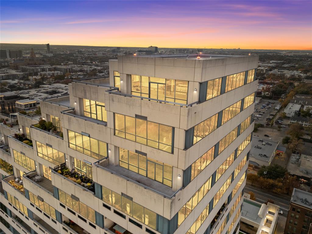 Centrum Condo - Residential