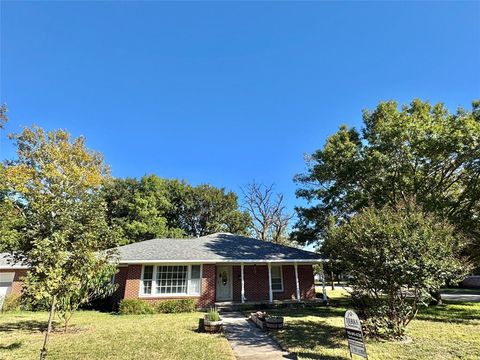 724 S Rusk Street Gainesville TX 76240