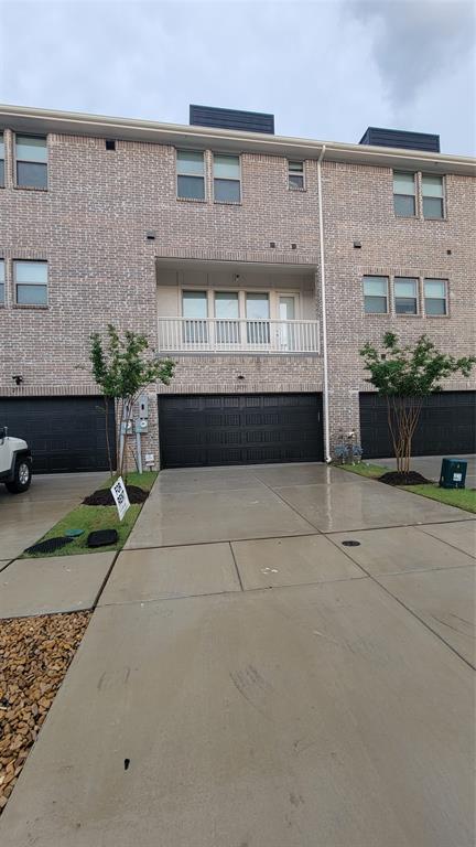 2739 Levee Lane