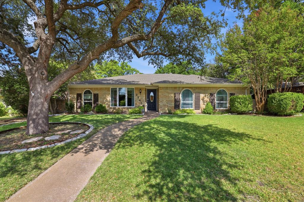 2741 S Cypress Circle