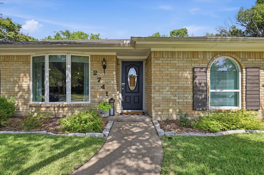 2741 S Cypress Circle