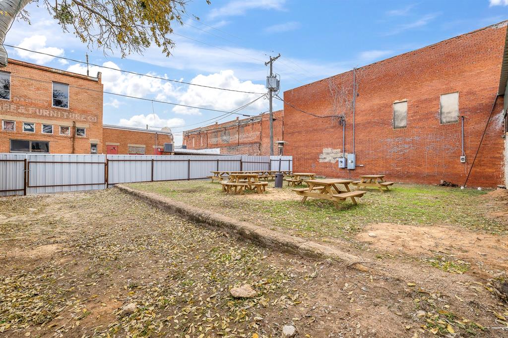 124 W Gonzales Avenue