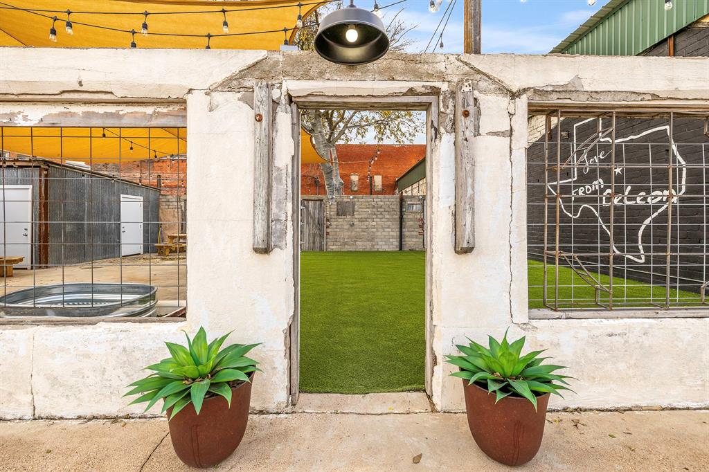 124 W Gonzales Avenue