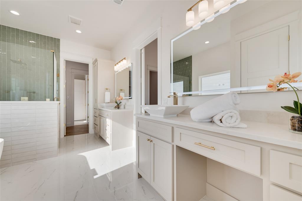 HINOJOSA ESTATES - Residential