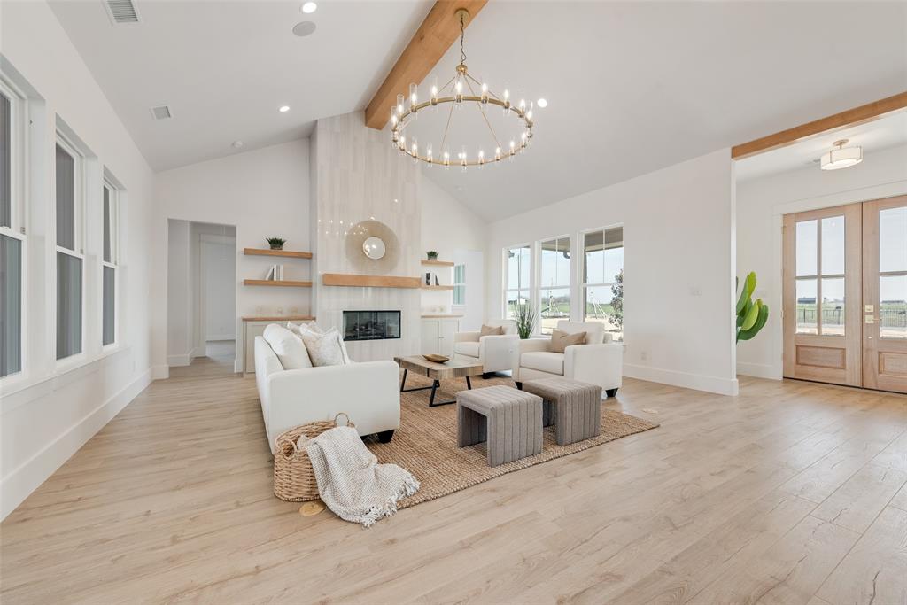 HINOJOSA ESTATES - Residential