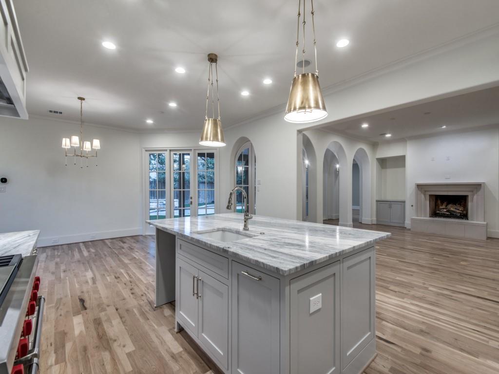 Royal Crest - Residential