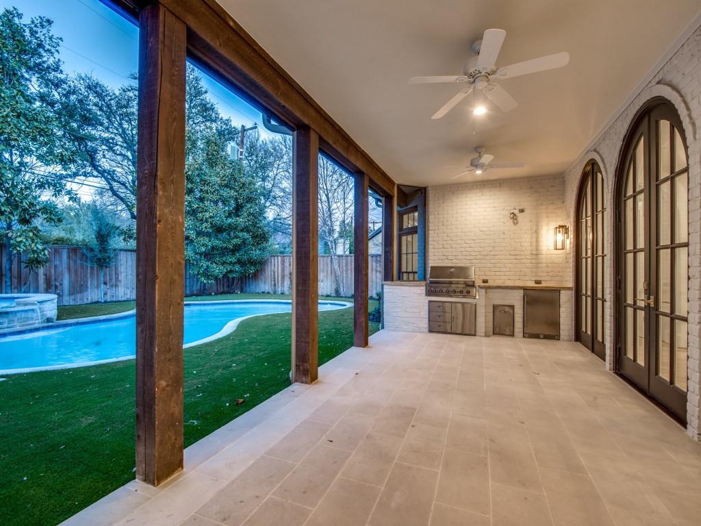 Royal Crest - Residential