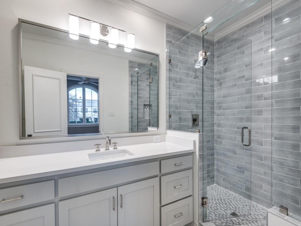 Royal Crest - Residential