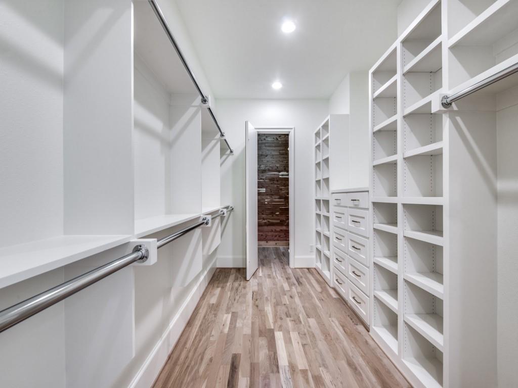 Royal Crest - Residential