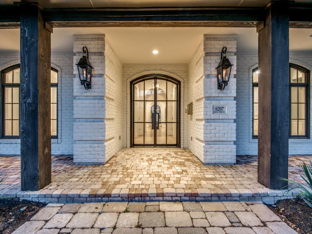 Royal Crest - Residential