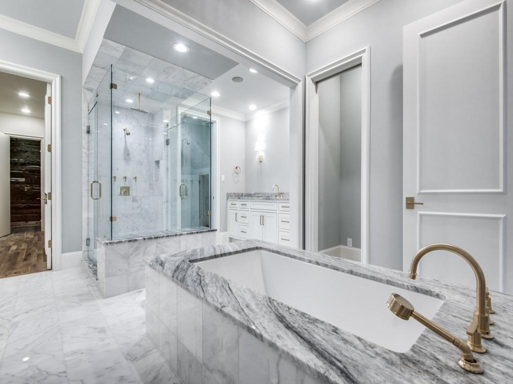 Royal Crest - Residential