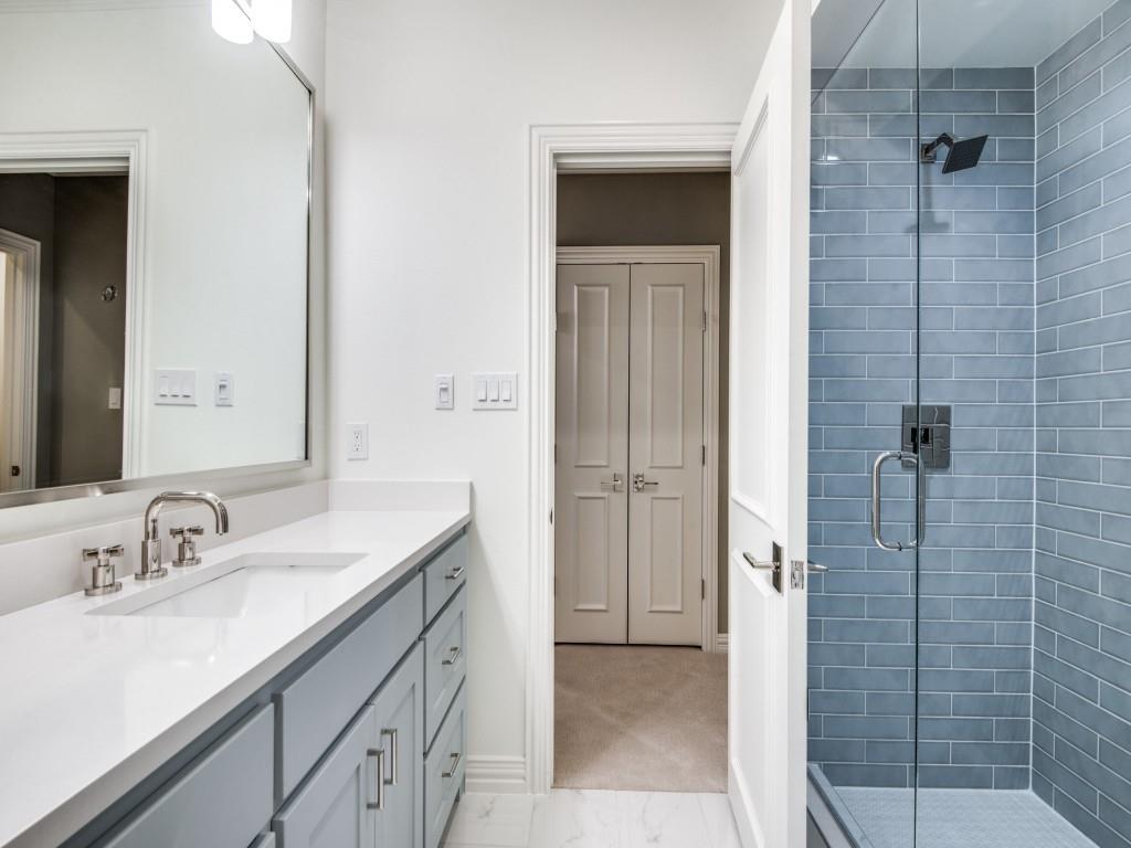 Royal Crest - Residential