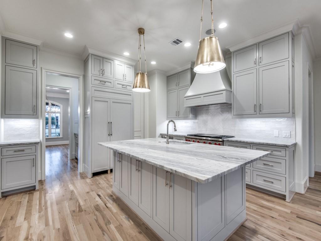 Royal Crest - Residential