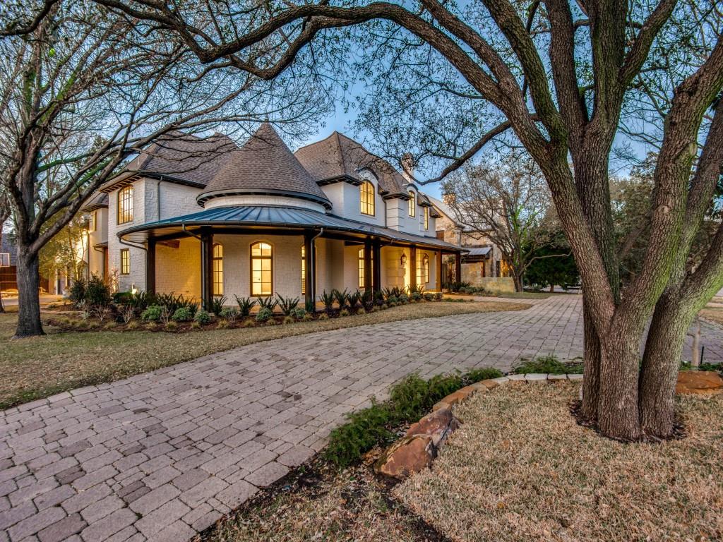 Royal Crest - Residential