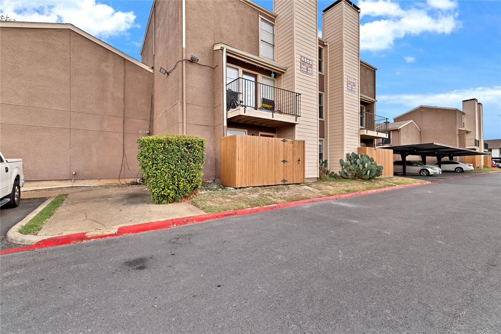 Woodhaven Condo - Residential