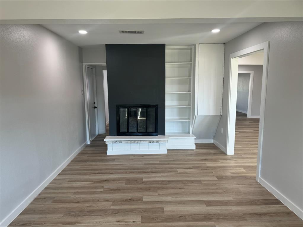 Cresthaven 01 - Residential