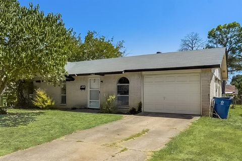 1062 Elmwood Drive Lewisville TX 75067