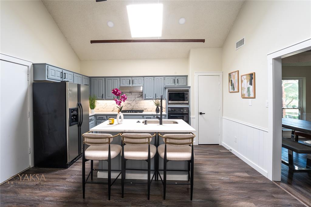 1504 Barclay Drive