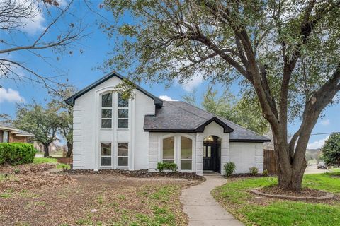 Single Family Residence in McKinney TX 2511 Pepper Tree Circle.jpg