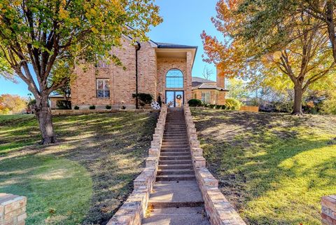 A home in Benbrook