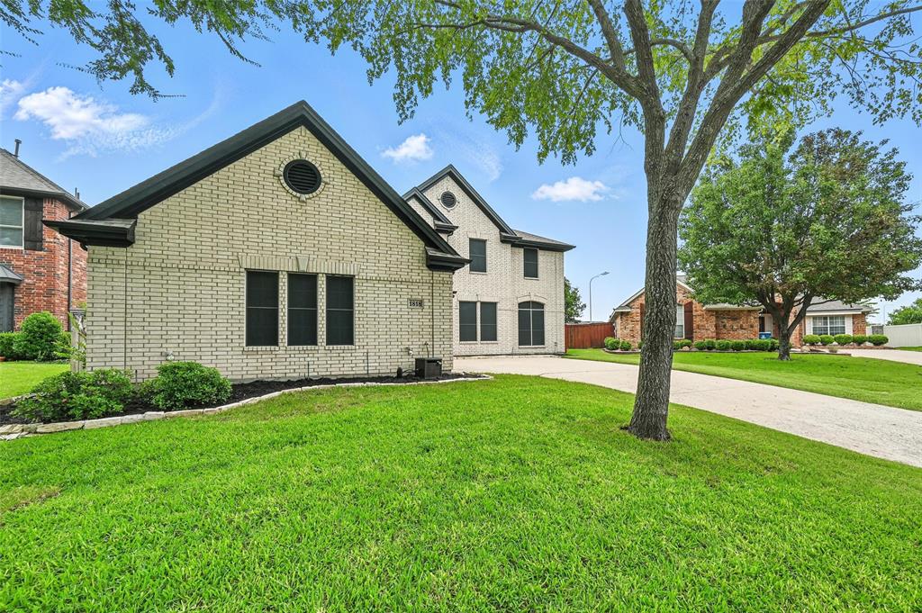1818 Benedict Court