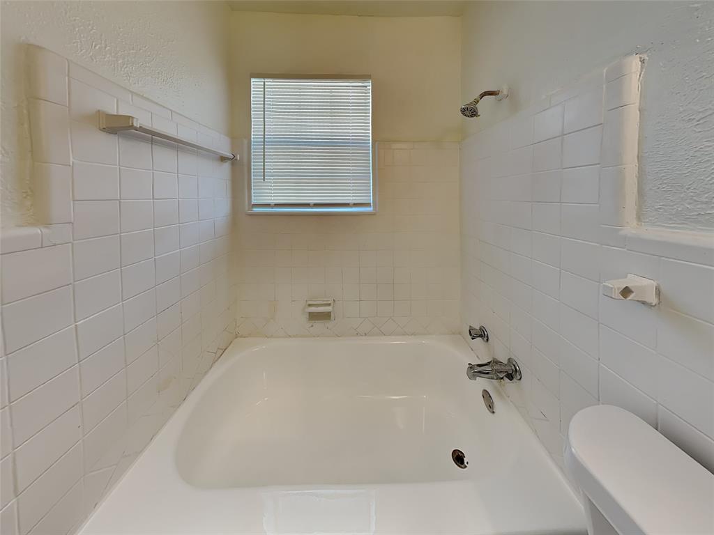 A W Grahams - Residential Lease